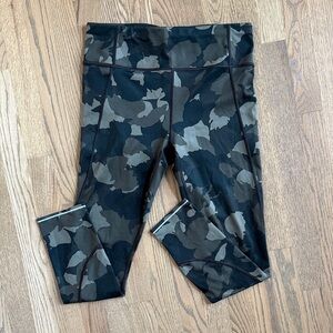 Athleta Kids Leggings in Black and Green Camo